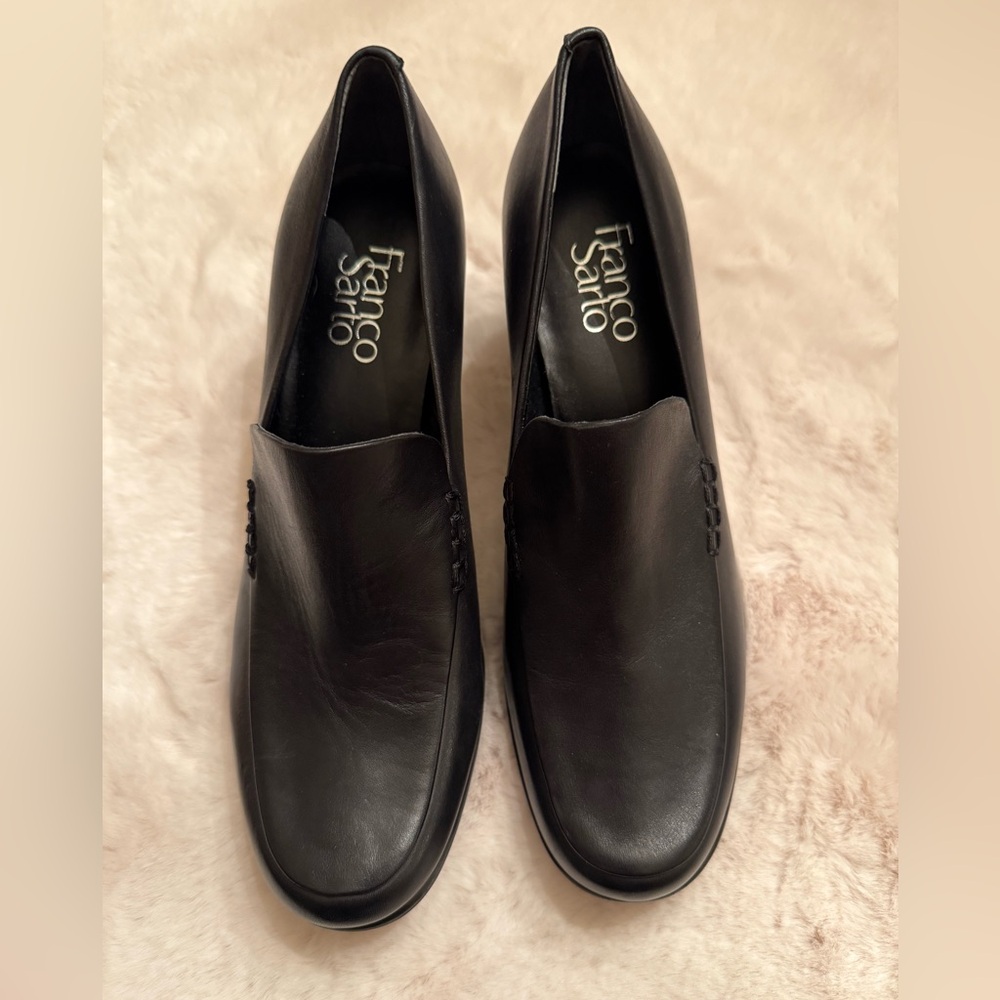 Franco Sarto Women’s 2.5 in heel Classic Leather Black Loafers